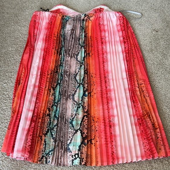 New Lovers and Friends Sunburst Python dress - Picture 5 of 10